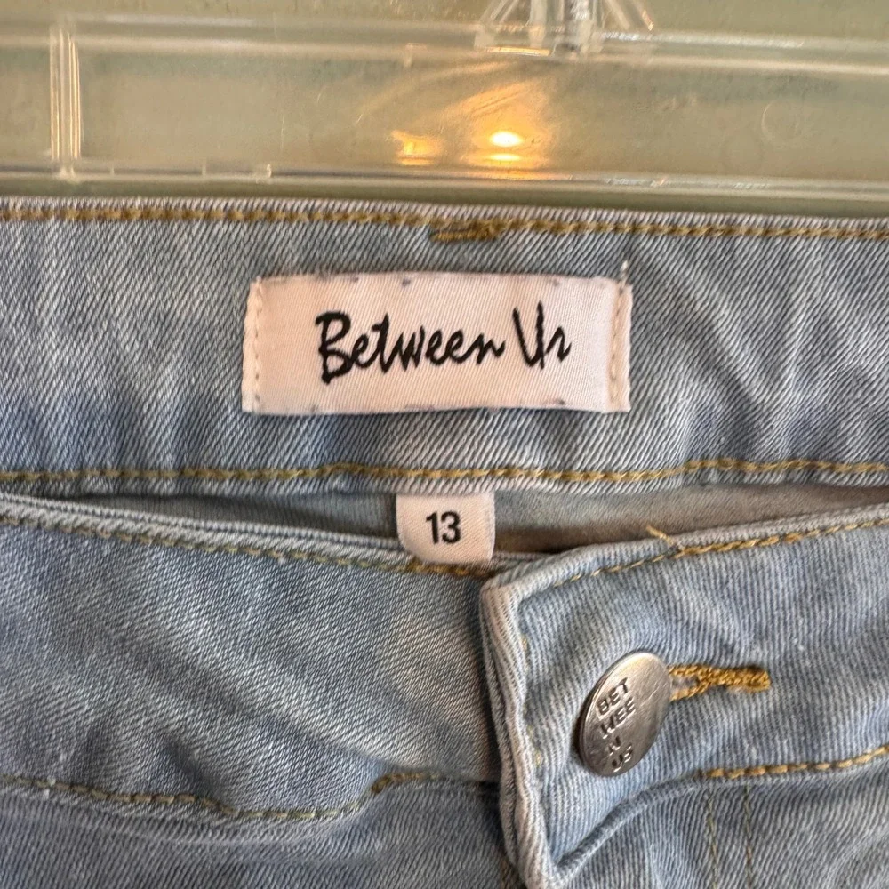 Between Us Distressed Light Wash Denim‎ Cut Off Shorts Womens Size 13 High Rise